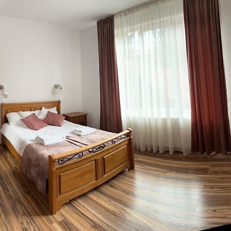 Hotel Vila Man à Sovata Extérieur photo